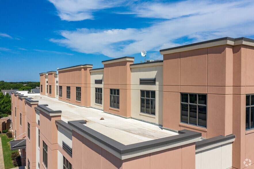 More Photos Of 809 W Harwood Rd, Hurst Medical For Lease