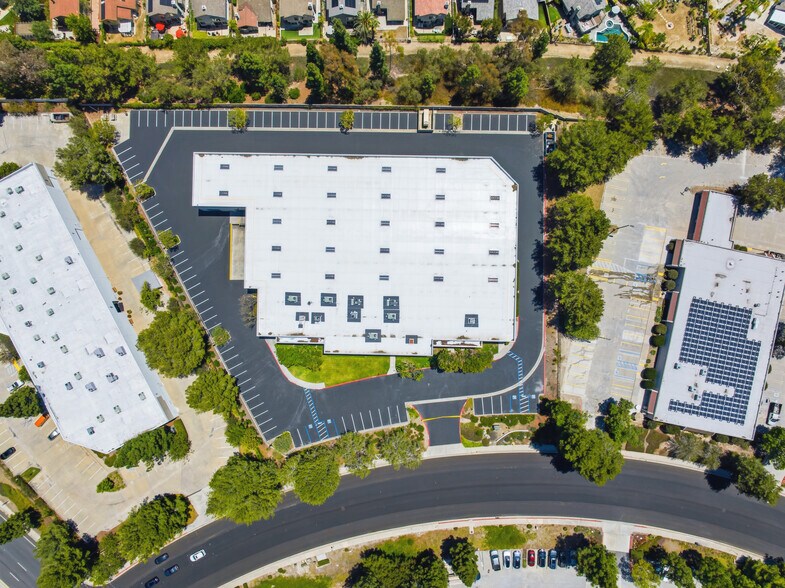 More Photos Of 12375 World Trade Dr, San Diego Warehouse For Lease