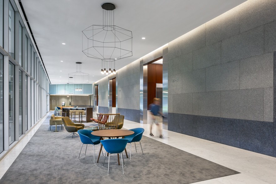 More Photos Of 11 Greenway Plz, Houston Office For Lease