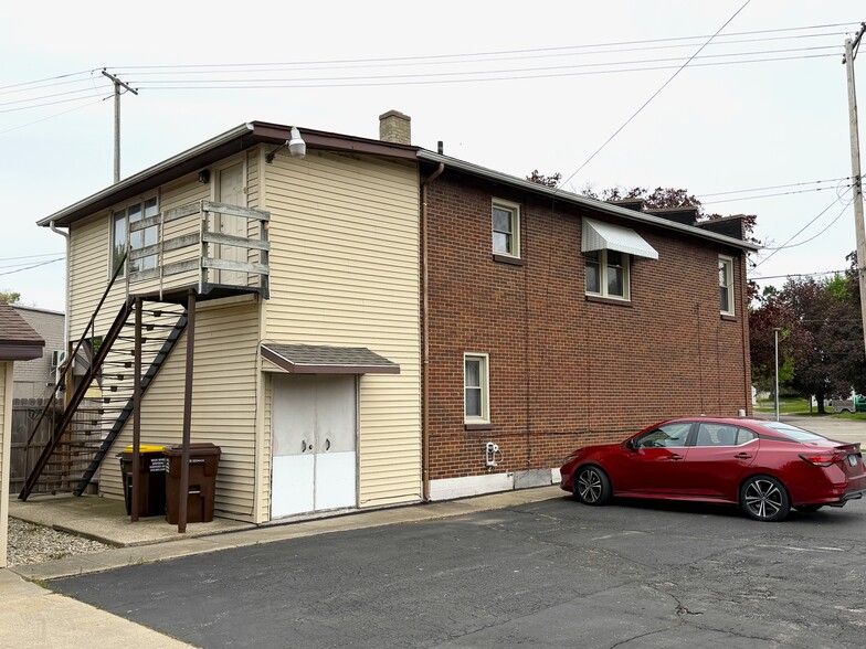 More Photos Of 900 Blackhawk Blvd, South Beloit Multifamily For Sale