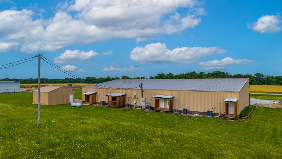 More Photos Of 19275 125 Hwy, Fairland General Retail For Sale