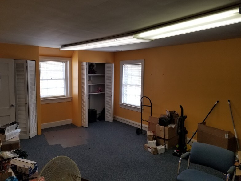 More Photos Of 1112 E Ash St, Goldsboro Office For Sale