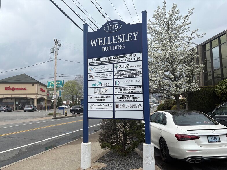 More Photos Of 1515 Smith St, North Providence Medical For Sale