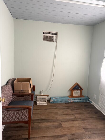 More Photos Of 9202 N Davis Hwy, Pensacola Freestanding For Sale