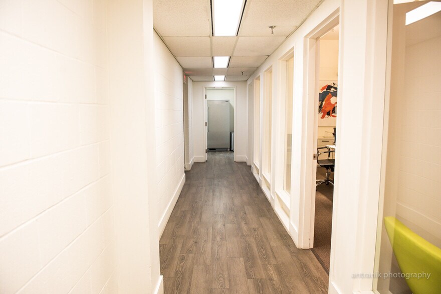 More Photos Of 455 Rue Notre-Dame E, Montréal Office Residential For Sale