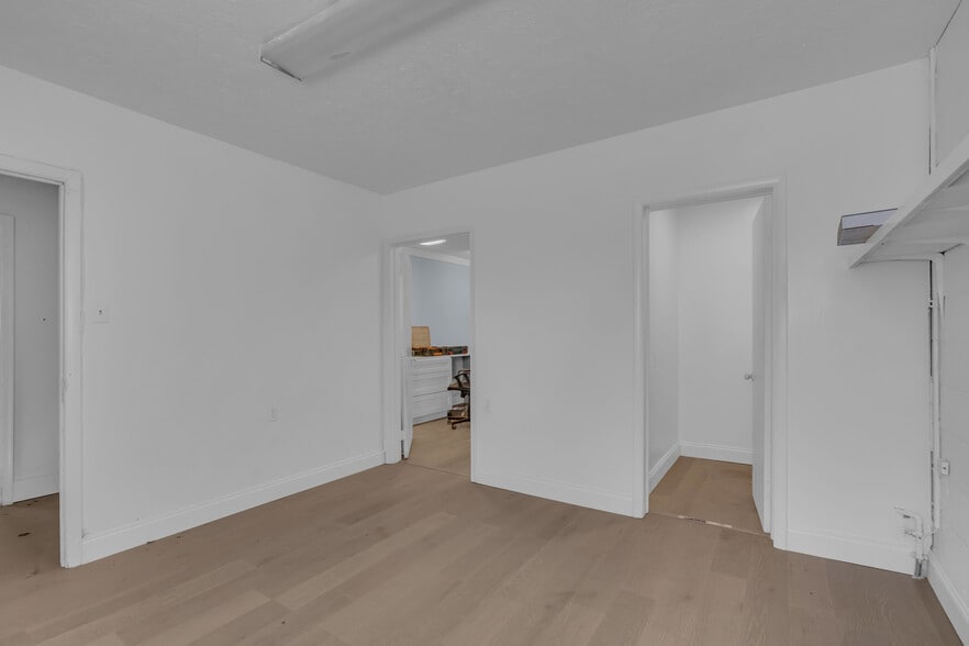 More Photos Of 449 N Cameron St, Winchester Manufacturing For Lease