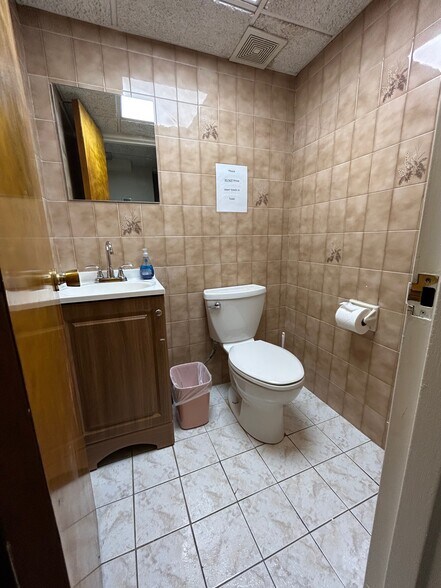 More Photos Of 450 Bay Ridge Pky, Brooklyn Office Residential For Lease