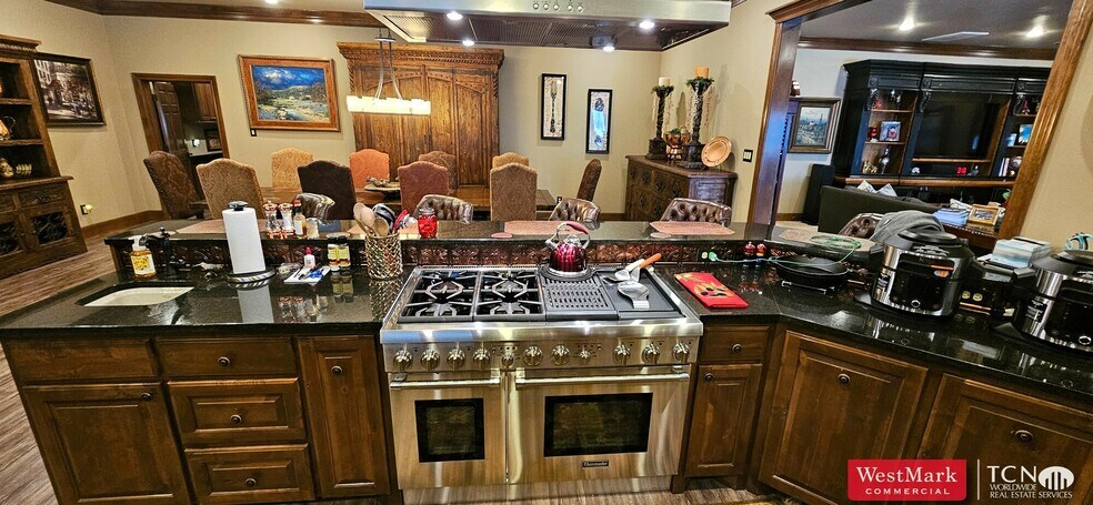 More Photos Of 824 Avenue B, Abernathy Service Station For Sale