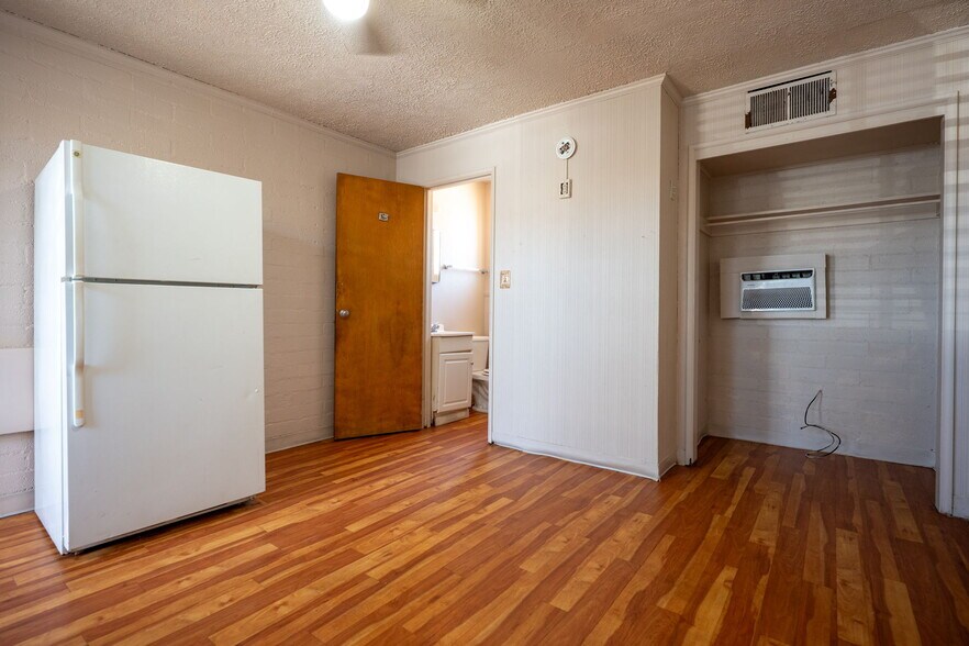 More Photos Of 233 W Mesquite Blvd, Mesquite Apartments For Sale