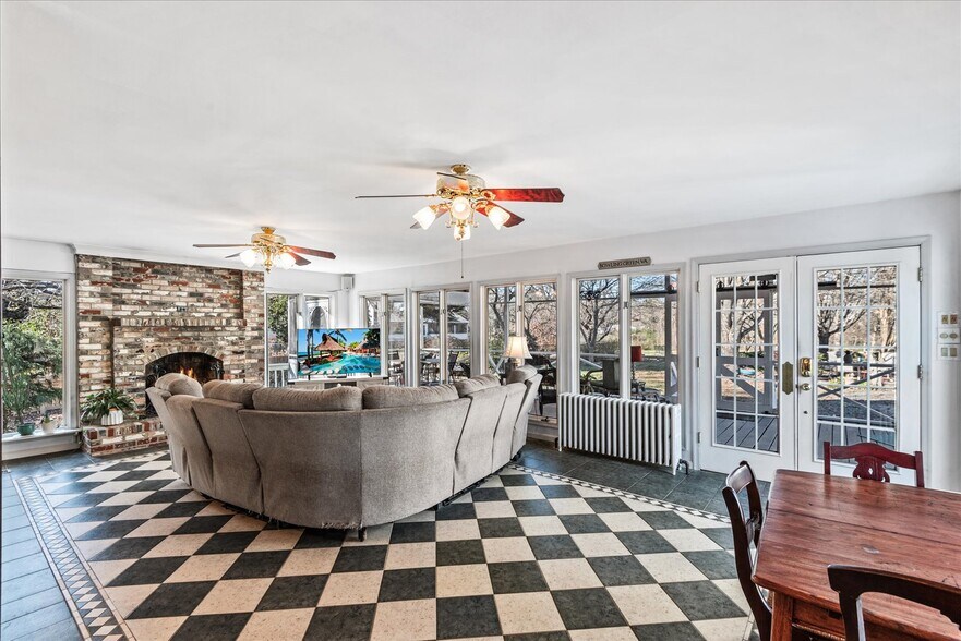 More Photos Of 115 E Broaddus Ave, Bowling Green Apartments For Sale