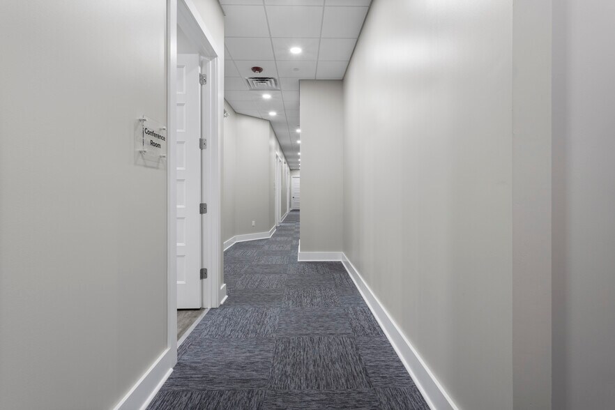 More Photos Of 13334 Seaway Rd, Gulfport Office For Lease