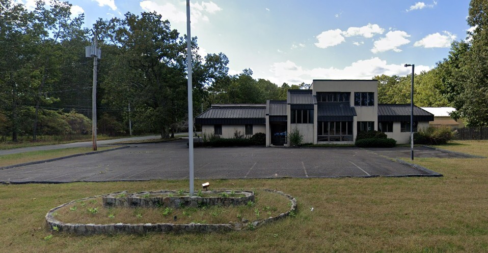 Primary Photo Of 166 Tuckahoe Rd, Estell Manor Warehouse For Lease