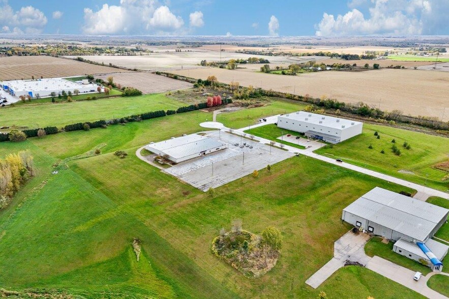 More Photos Of 1919 SW 8th St SW, Waverly Manufacturing For Sale