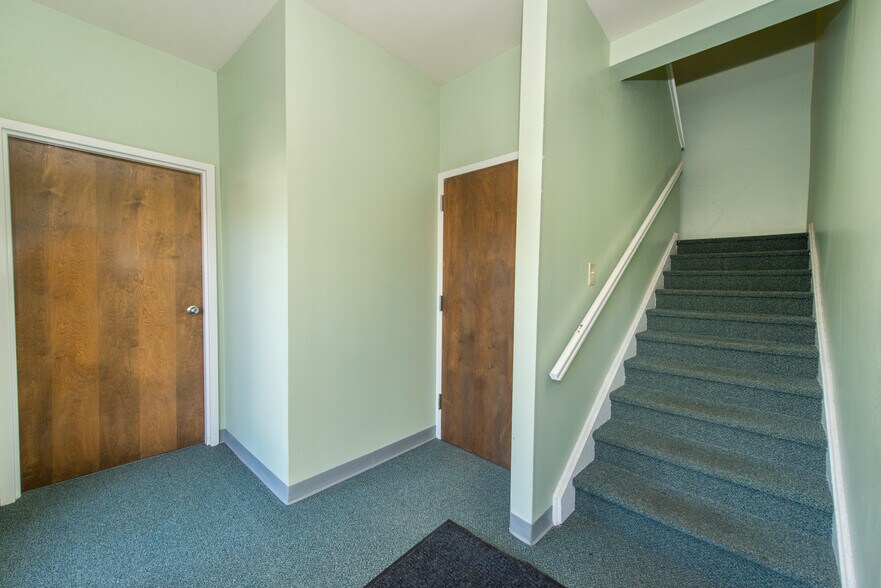 More Photos Of 1594-1600 US Highway 130, North Brunswick Medical For Lease