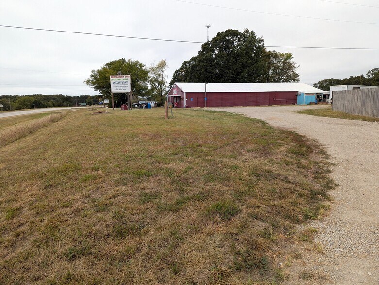 More Photos Of 22889 MO-64 Hwy, Hermitage Self Storage For Sale