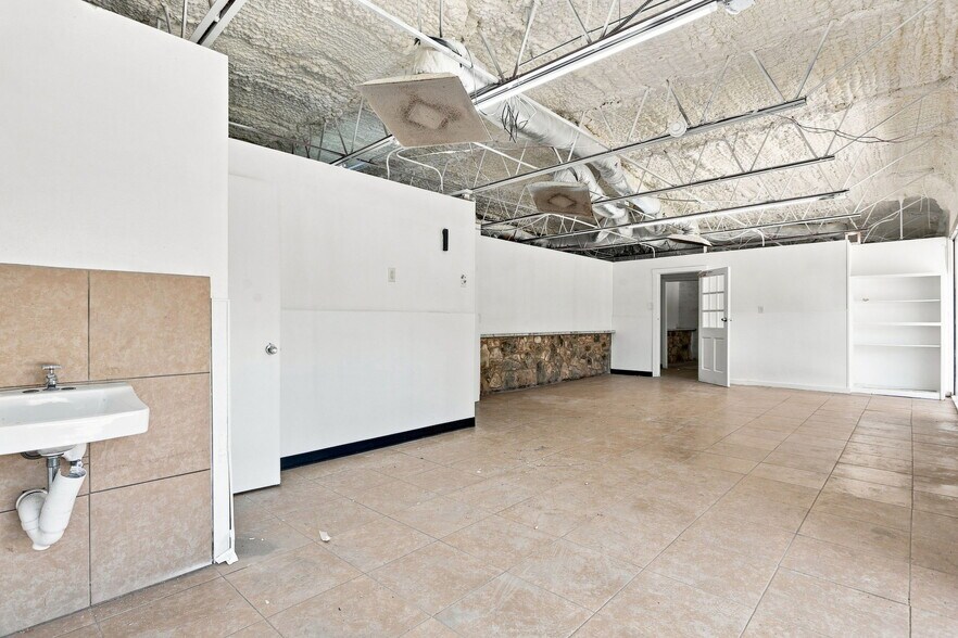 More Photos Of 1271 Oak St, Schertz Schools For Lease