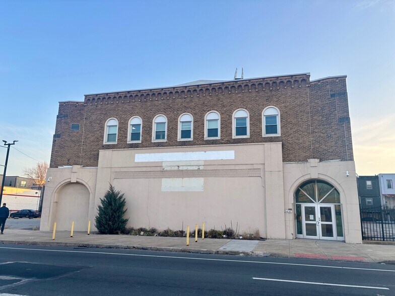 Primary Photo Of 5616-5636 Chestnut St, Philadelphia Medical For Sale