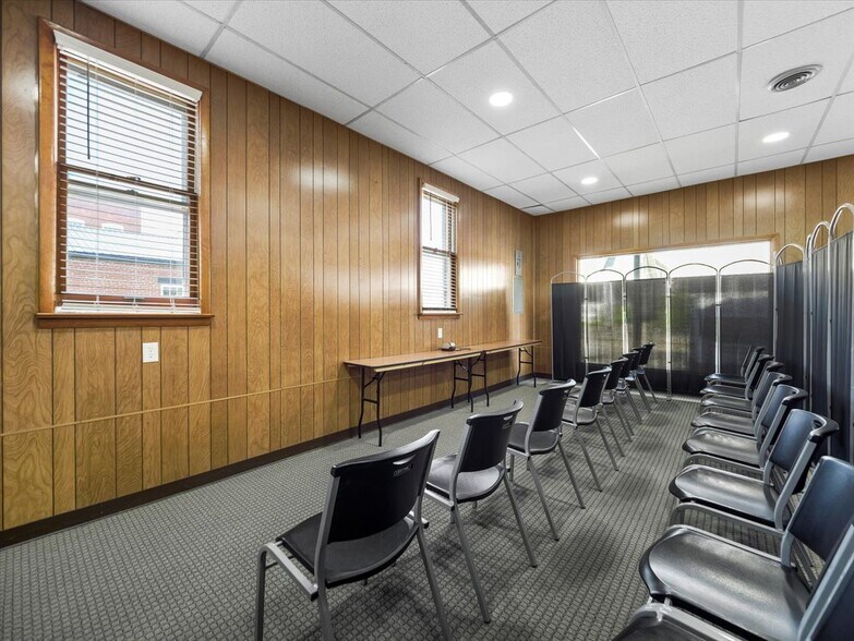 More Photos Of 128 W 3rd St, Waynesboro Freestanding For Sale