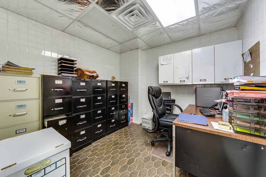 More Photos Of 8345 Walnut Hill Ln, Dallas Medical For Sale