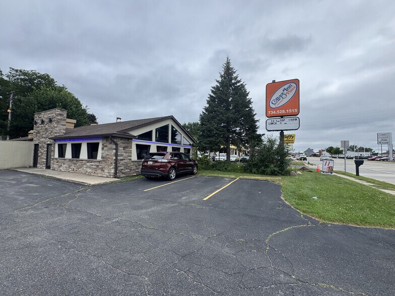 Primary Photo Of 2407 Washtenaw Ave, Ypsilanti Restaurant For Sale