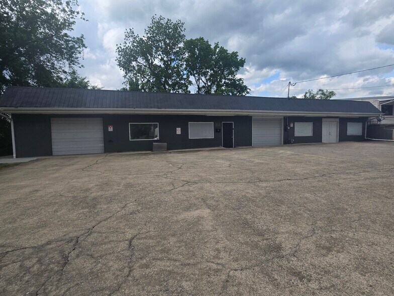 Primary Photo Of 124 W Winchester St, Gallatin Light Manufacturing For Lease