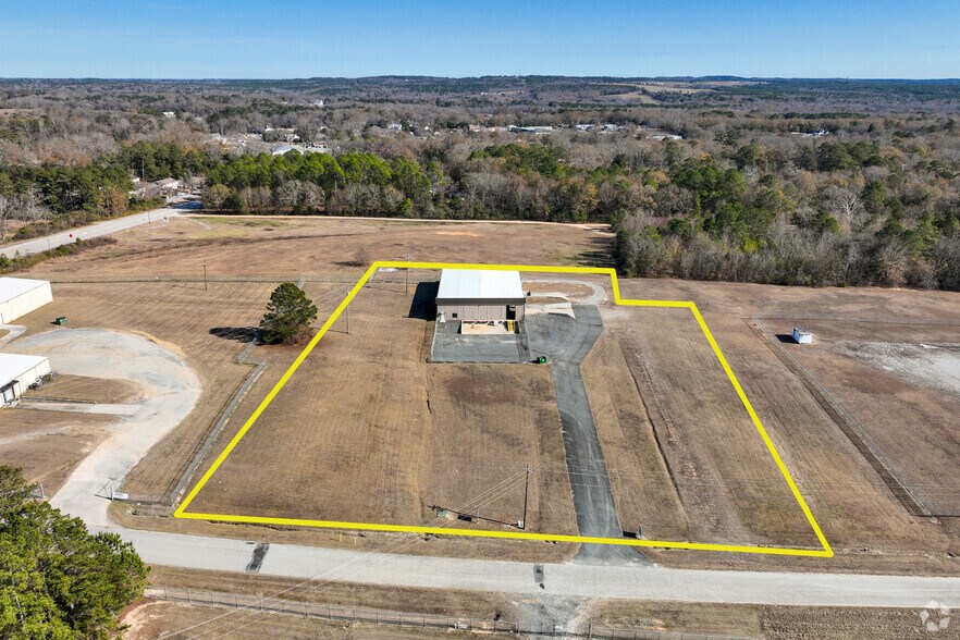 More Photos Of 628 Industrial Park Rd, Roberta Warehouse For Sale