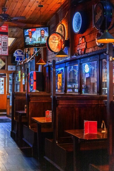 More Photos Of 217 E College Ave, Appleton Restaurant For Sale