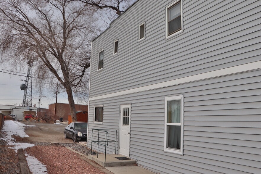 More Photos Of 450 Montana Ave, Lovell Storefront Retail Office For Sale