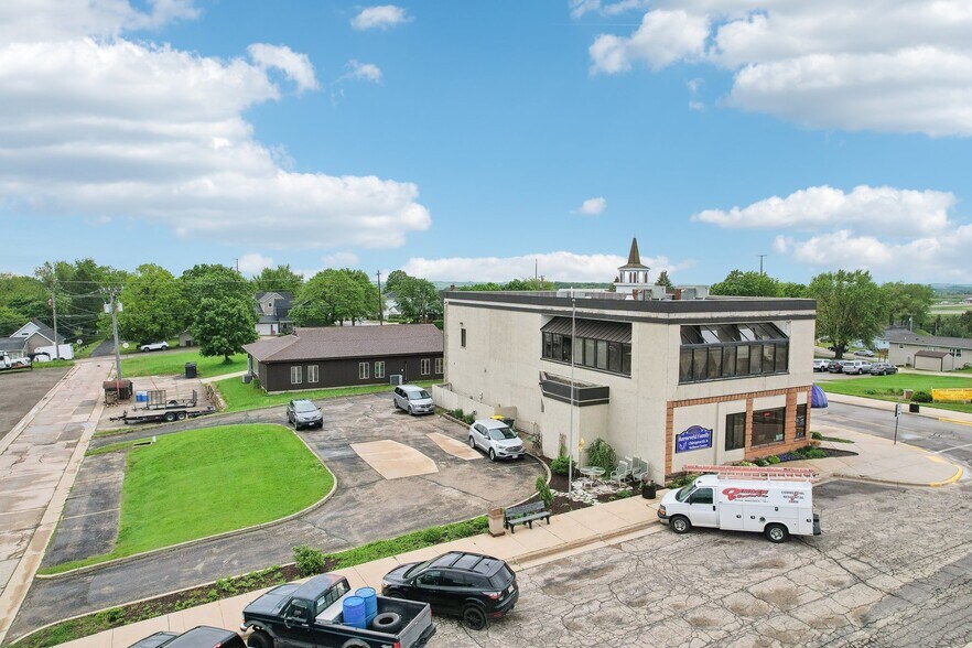 More Photos Of 101 Jones St, Barneveld General Retail For Sale