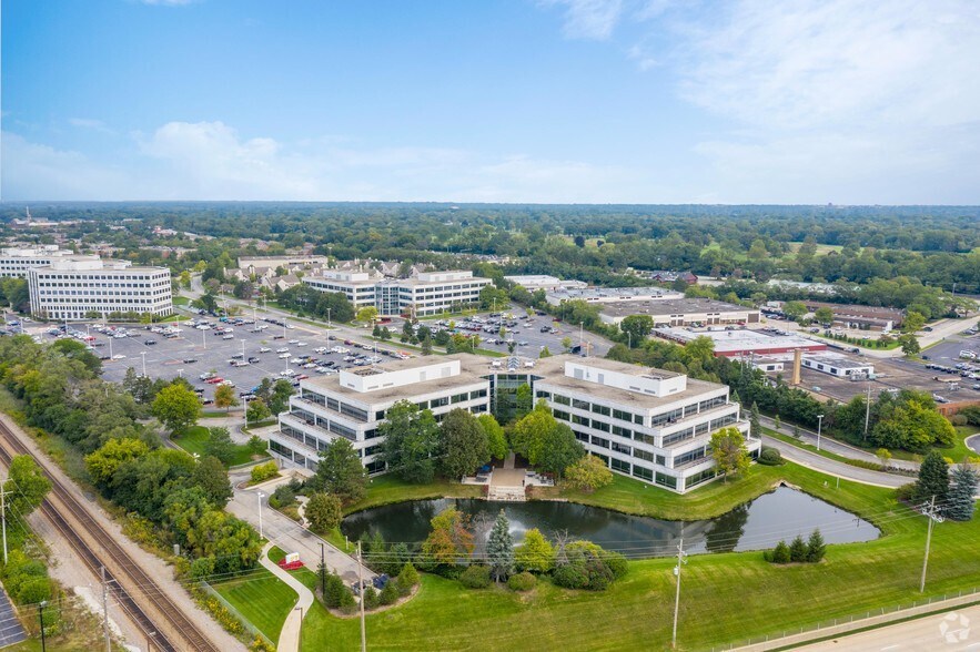 More Photos Of 500 Lake Cook Rd, Deerfield Office For Lease