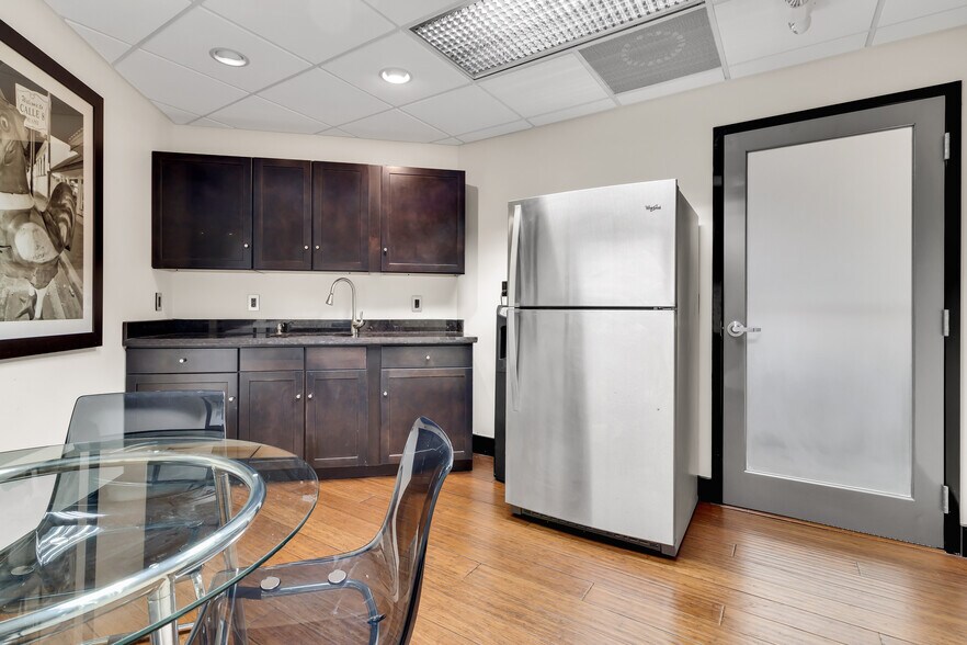 More Photos Of 12595 SW 137th Ave, Miami Office Residential For Lease