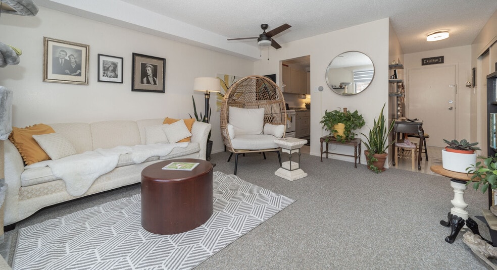 More Photos Of 4 Robert St, Arnprior Apartments For Sale