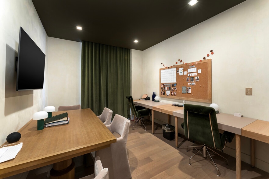 More Photos Of 301 Altara Ave, Coral Gables Apartments For Sale