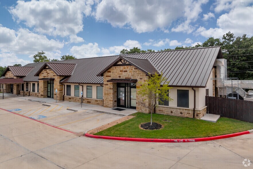 Primary Photo Of 138 Old San Antonio Rd, Boerne Medical For Lease