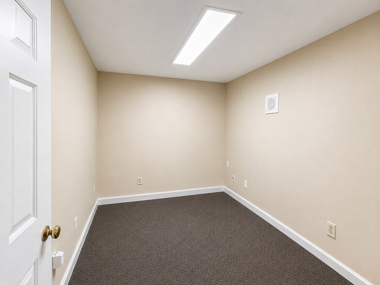 More Photos Of 581 Executive Pl, Fayetteville Office For Sale