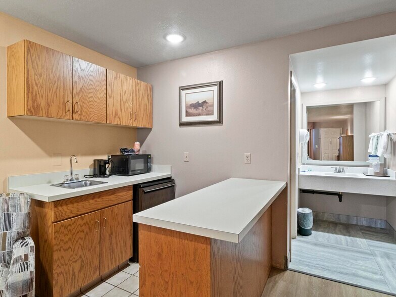 More Photos Of 250 N 1100 W, Cedar City Hotel For Sale
