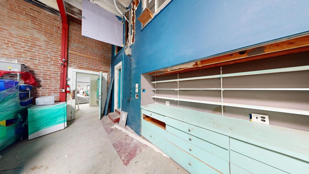 More Photos Of 1301-1303 Pomona St, Crockett Freestanding For Sale