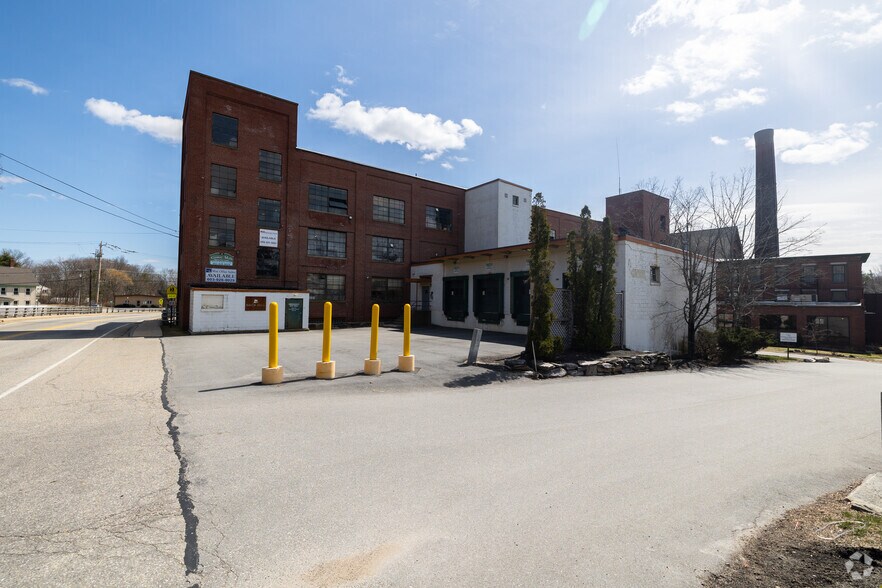 Primary Photo Of 73 Pickering Rd, Rochester Office For Lease