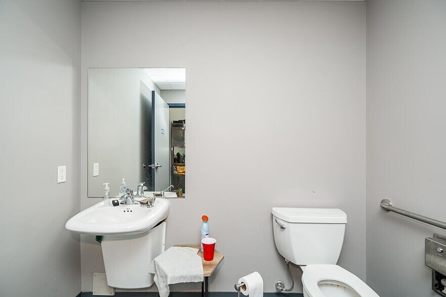 More Photos Of 8275 92 St, Delta Warehouse For Sale