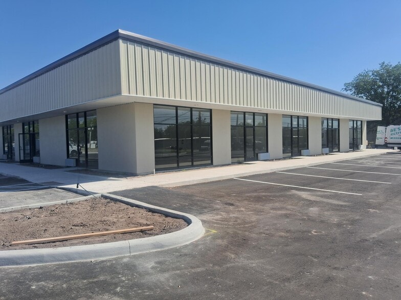 Primary Photo Of 2501 Old Dixie Hwy, Kissimmee Flex For Lease