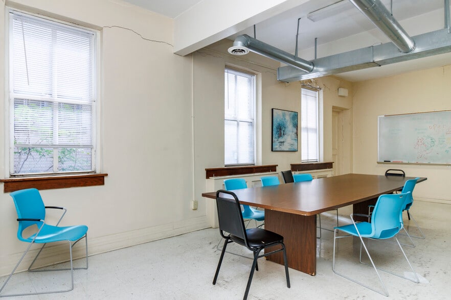 More Photos Of 1131 Broadway St, Buffalo Office For Sale