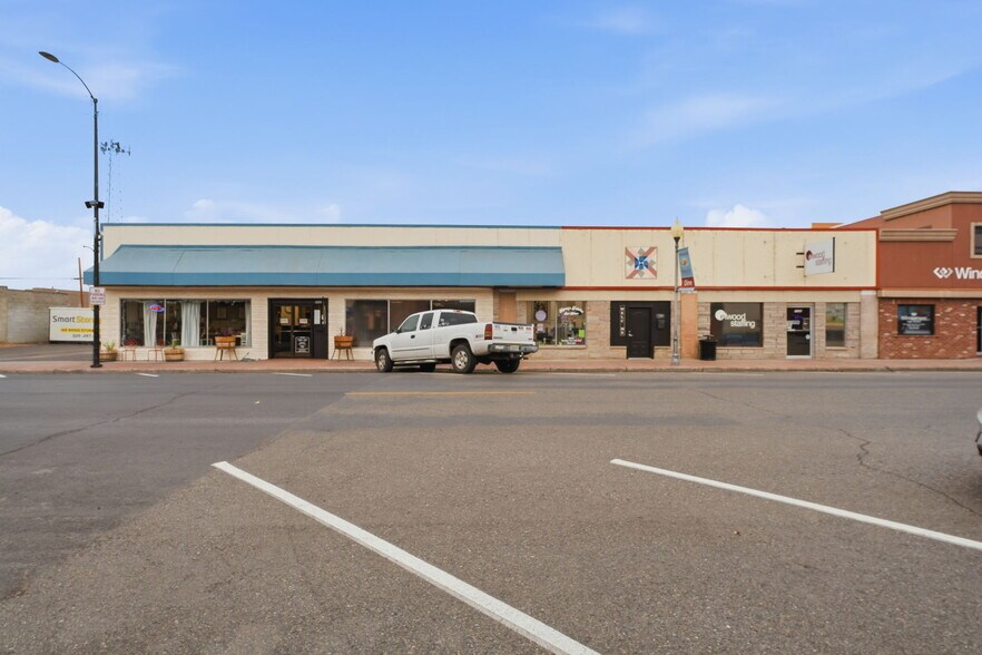 More Photos Of 1118-1120-1122 Meade Ave, Prosser Storefront For Sale