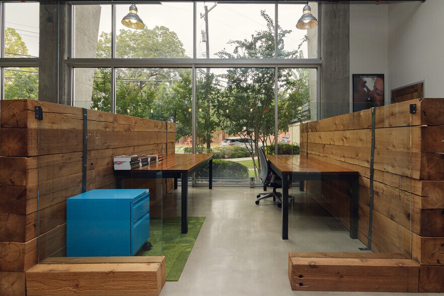More Photos Of 102 9th St, San Antonio Office For Sale