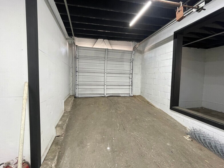 More Photos Of 792 SW Windsor St, Atlanta Warehouse For Lease