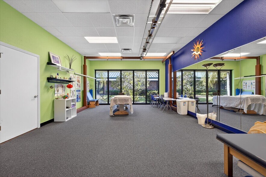 More Photos Of 14141 46th St N, Clearwater Medical For Sale