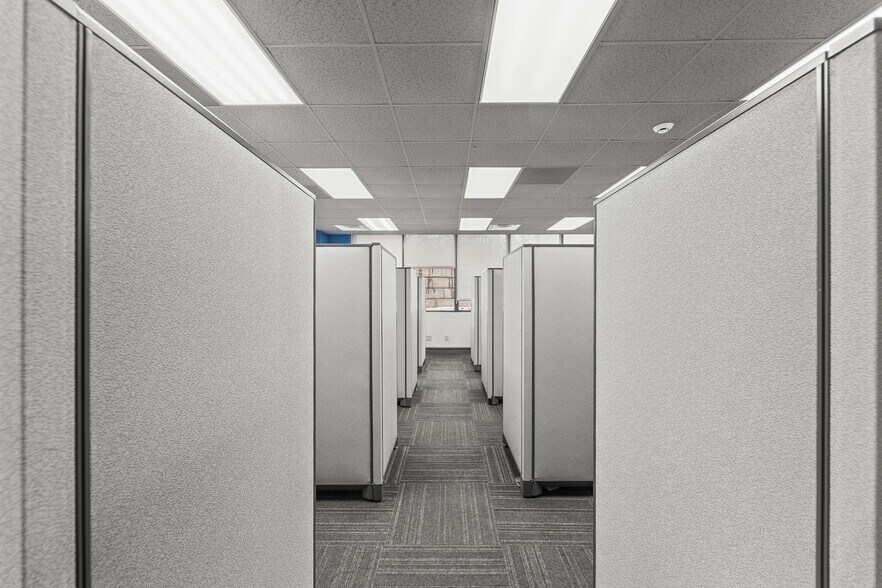 More Photos Of 4800 Lamar Ave, Mission Office For Lease