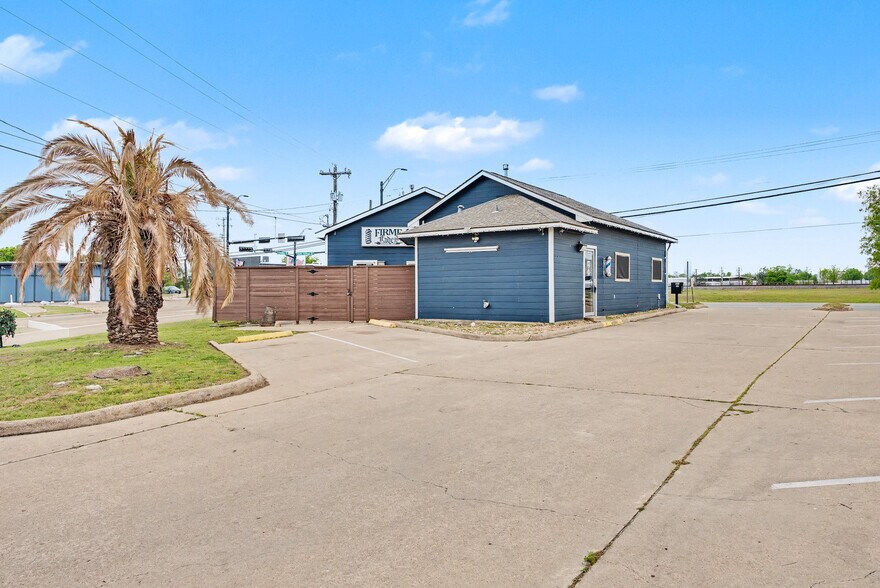 More Photos Of 1227 S College Ave, Bryan Office For Sale