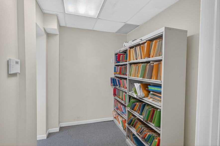 More Photos Of 1106 Broadway, Fountain Hill Office Residential For Sale