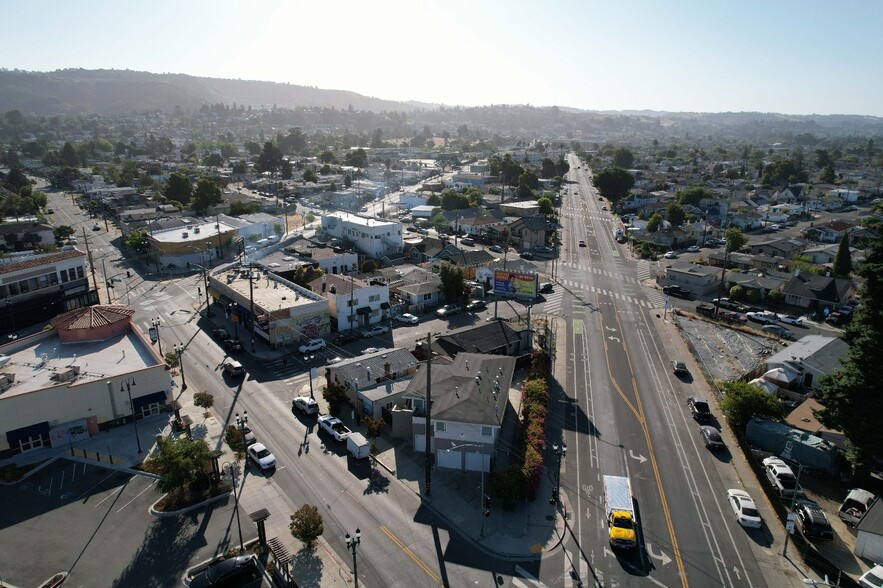 More Photos Of 2515 Seminary Ave, Oakland Health Club For Sale