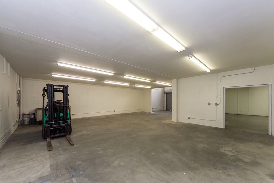 More Photos Of 741 E 14th Pl, Los Angeles Warehouse For Lease